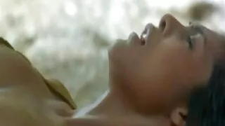 Lass aplalt neelab sitapea kivi kukk ja neelab seeme