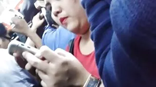 Noor mees annab tuss, et tema küps tüdruk ja imeb teda